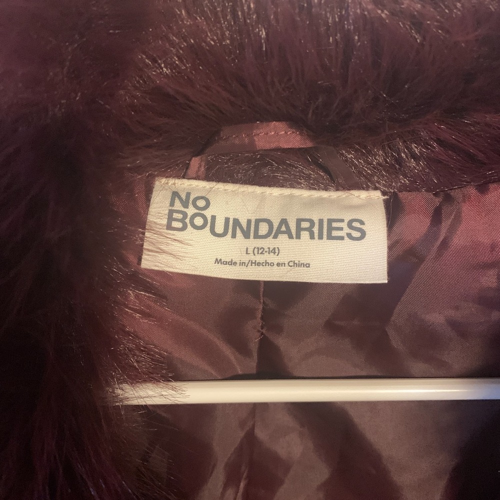 No Boundaries Womens L 12-14 Burgundy Faux Fur Jacket Collared Lined NWT - Picture 2 of 6